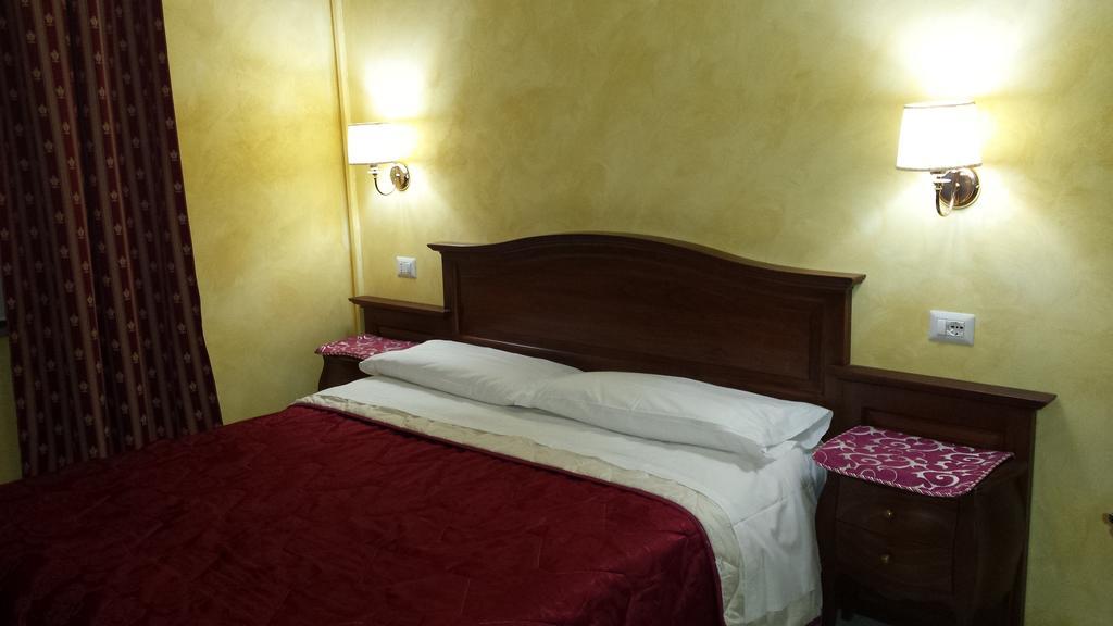 3 Lati Di Pitagora B&B Roma Exterior foto